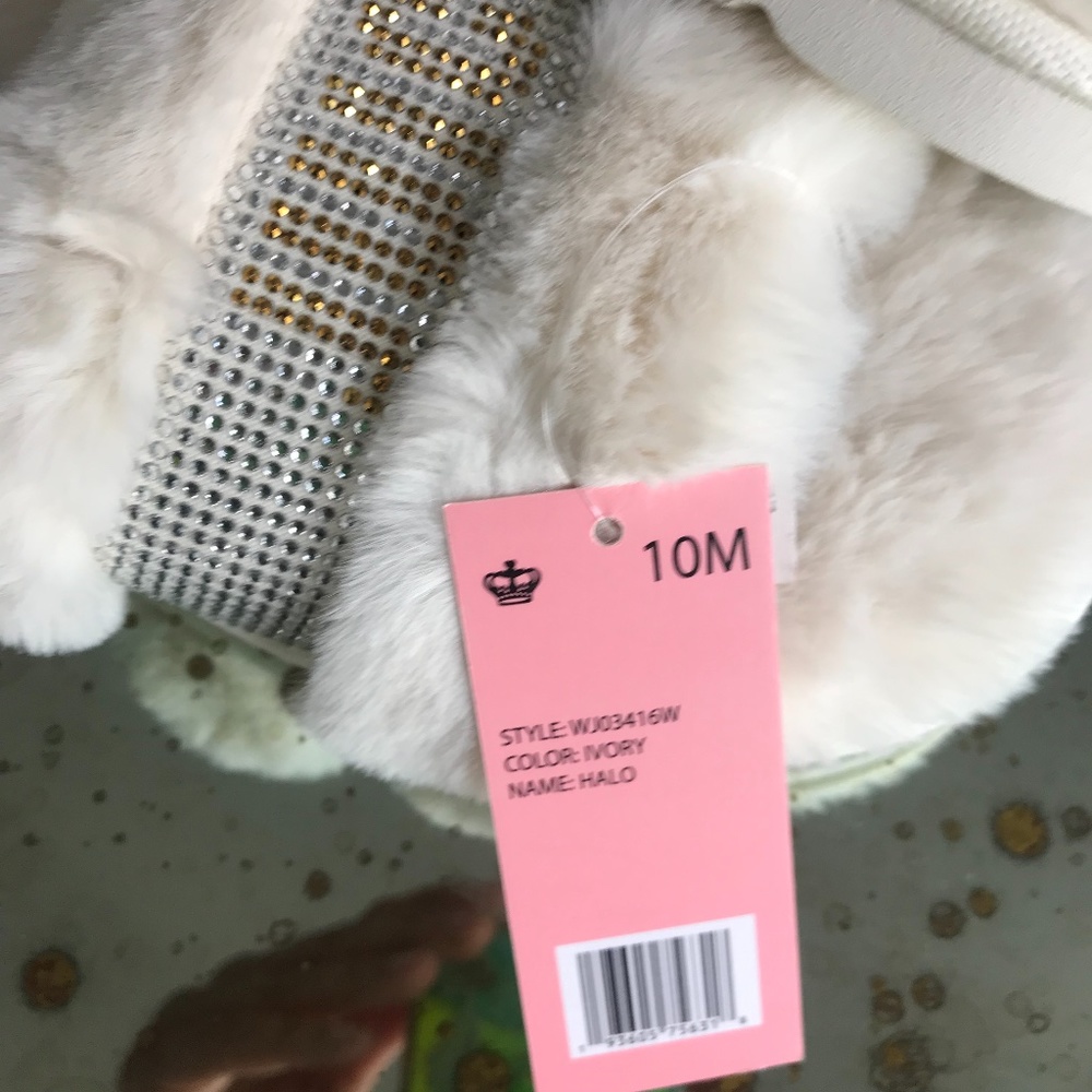 Juicy Couture slippers.NWT. - Picture 4 of 5